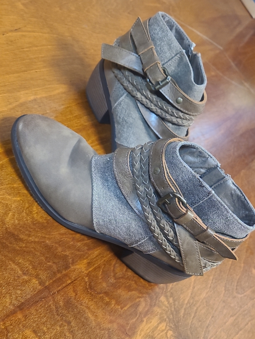 Pierre Dumas Gray Braided Strap Ankle Booties